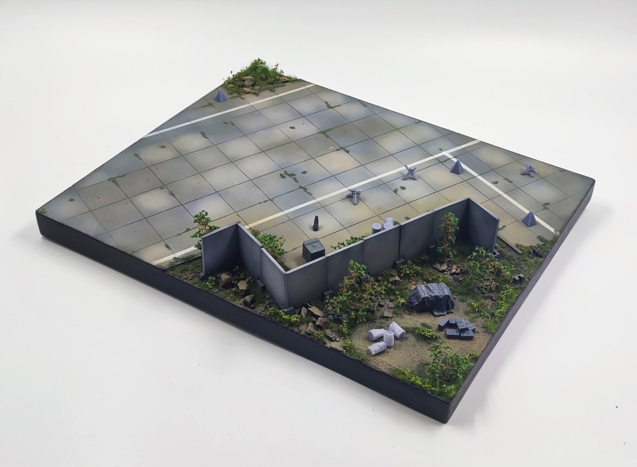 HE-72166 Подставка военная часть  (Аксессуары к комплекте) Размер 40*30*10см