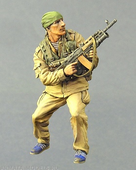 T35174 Рядовой народного ополчения Новороссии в бою